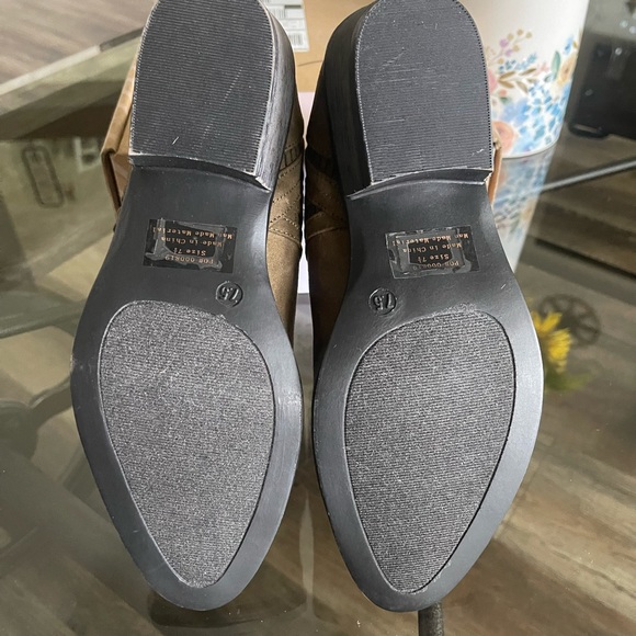 Journee Collection ladies bootie style boot. - Picture 4 of 6